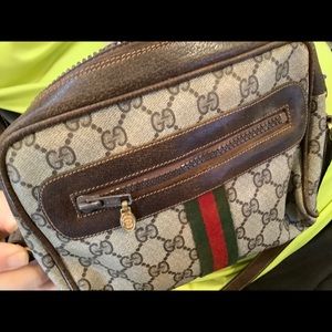 Gucci vintage cross body bag